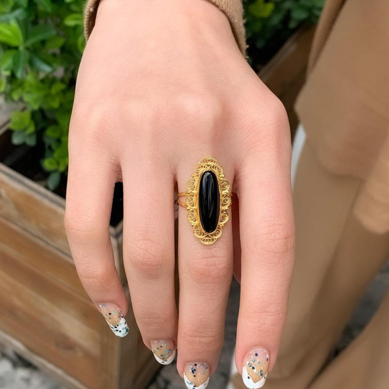 9K Gold Onyx Long Shuttle Ring 3