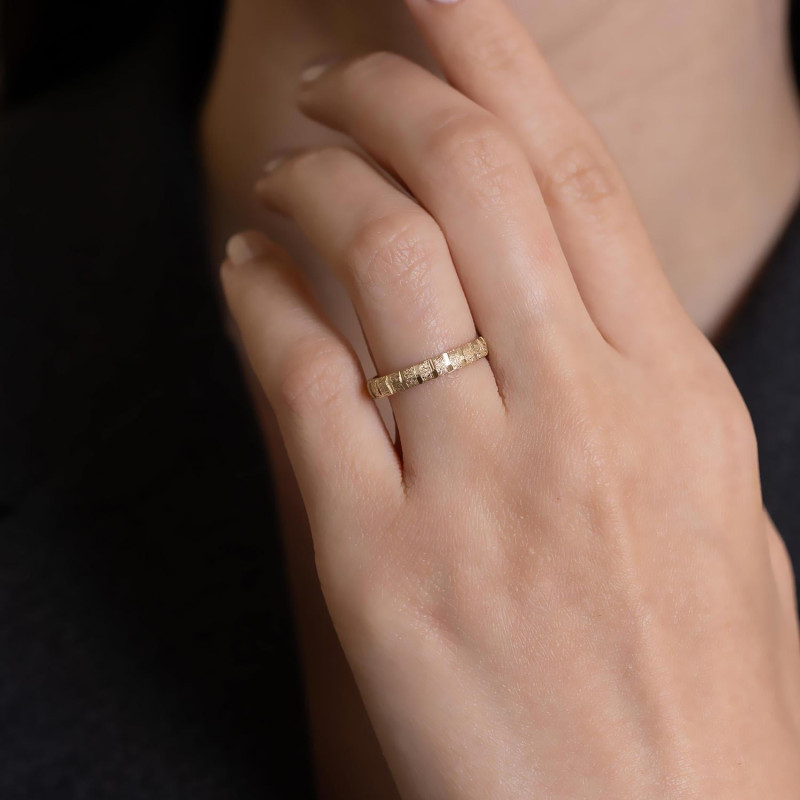 9K Gold Striped Solid 3mm Glittery Band 2