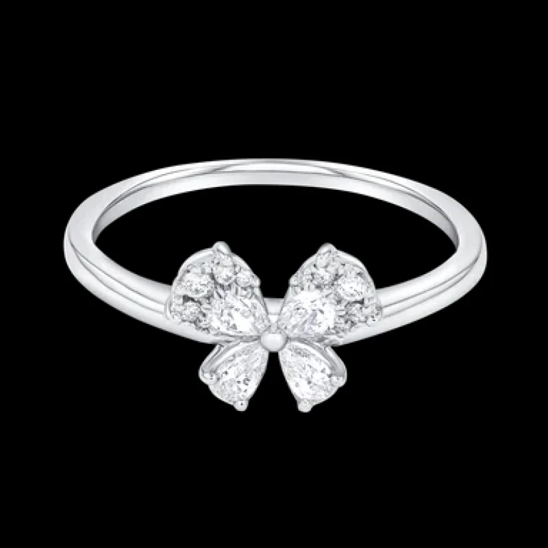 9K Gold Damas Classics Diamond Ring 4