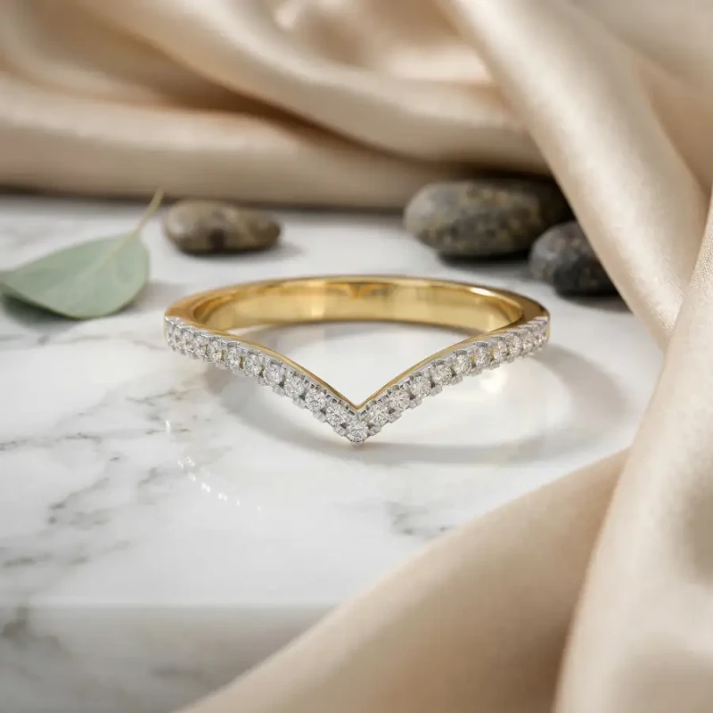 9K Gold V-Flow Diamond Ring 3