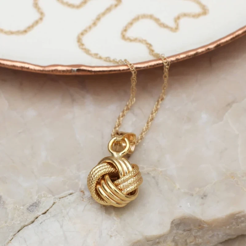 9K Gold Italian Knot Pendant 3