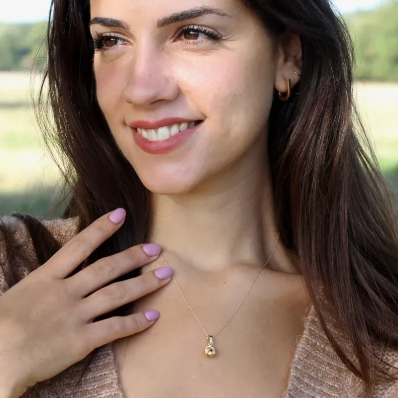 9K Gold Italian Knot Pendant 4