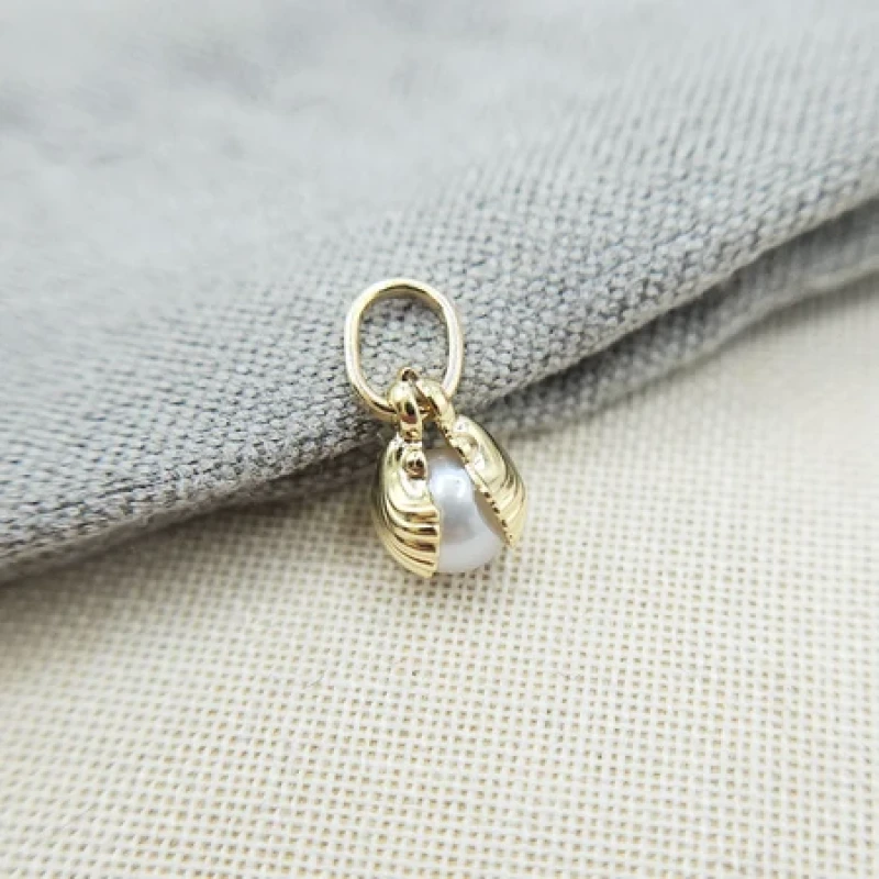 9K Gold & Pearl Oyster Charm 4