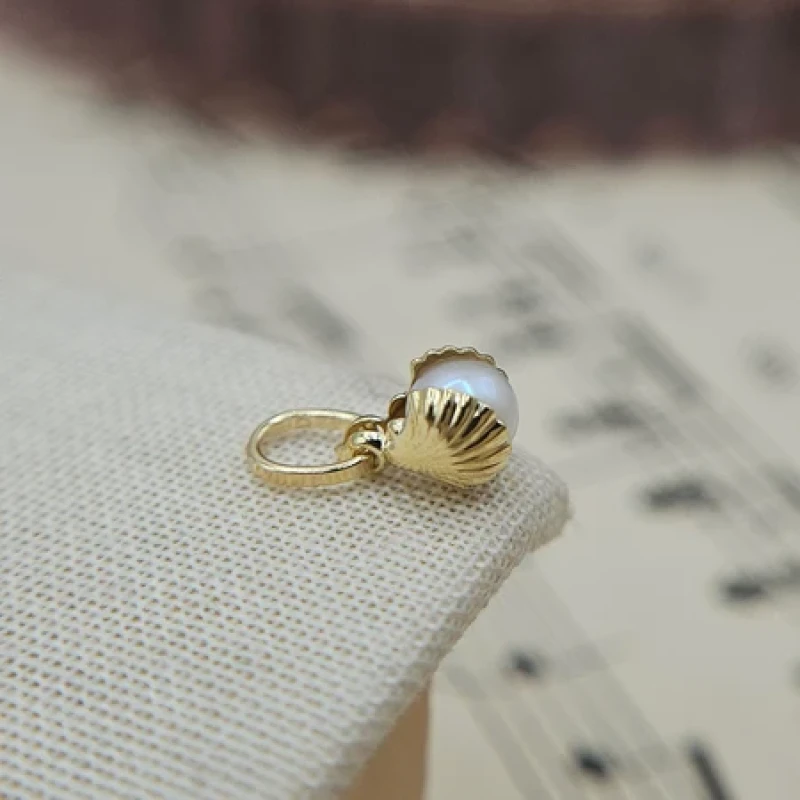 9K Gold & Pearl Oyster Charm 7