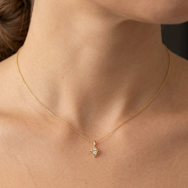9K Diamond-Shaped Pendant 7
