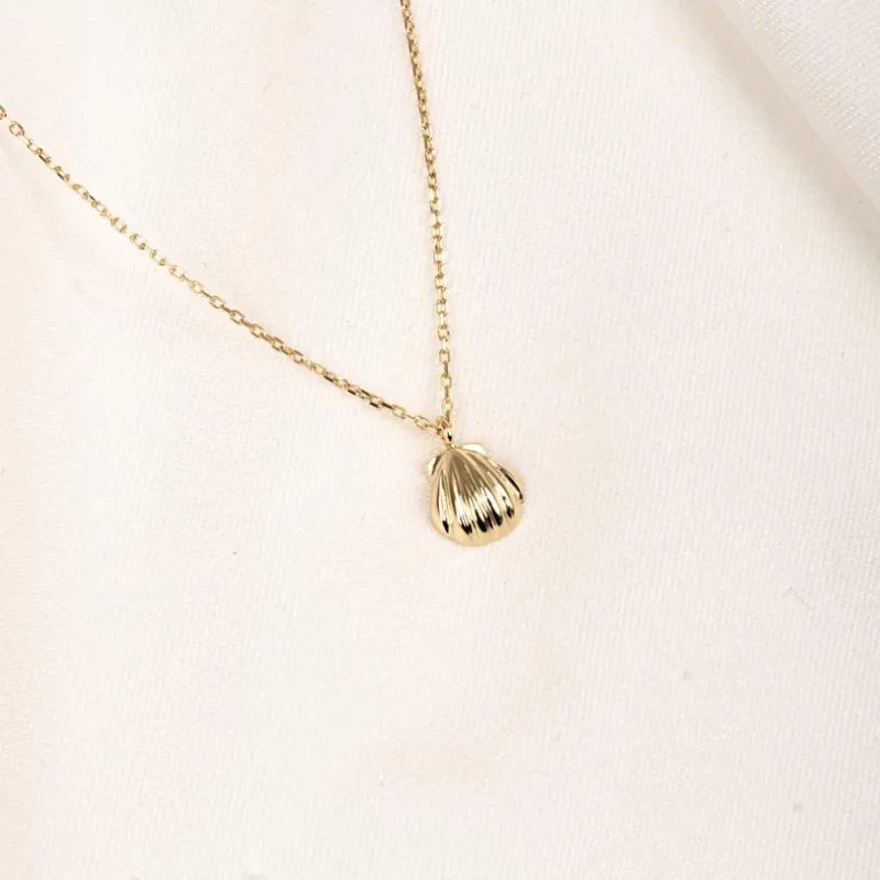 9K Gold Oyster Shell Pendant 2