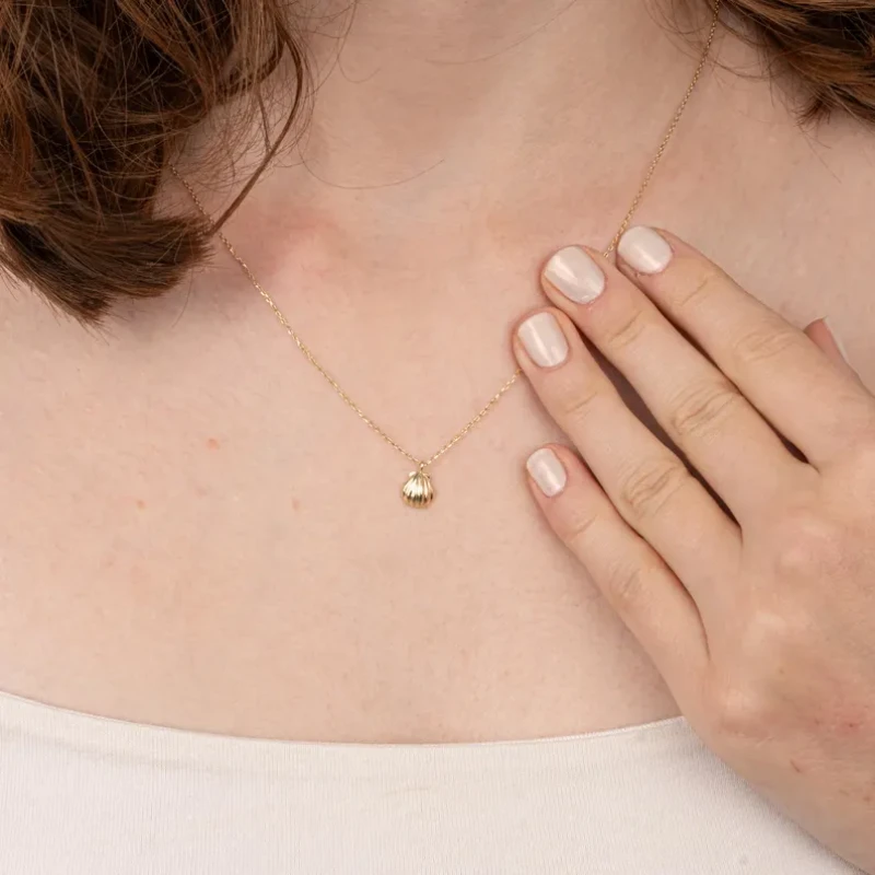 9K Gold Oyster Shell Pendant 4