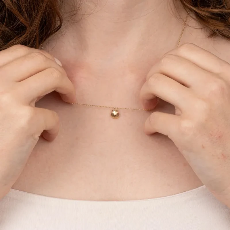 9K Gold Oyster Shell Pendant 6