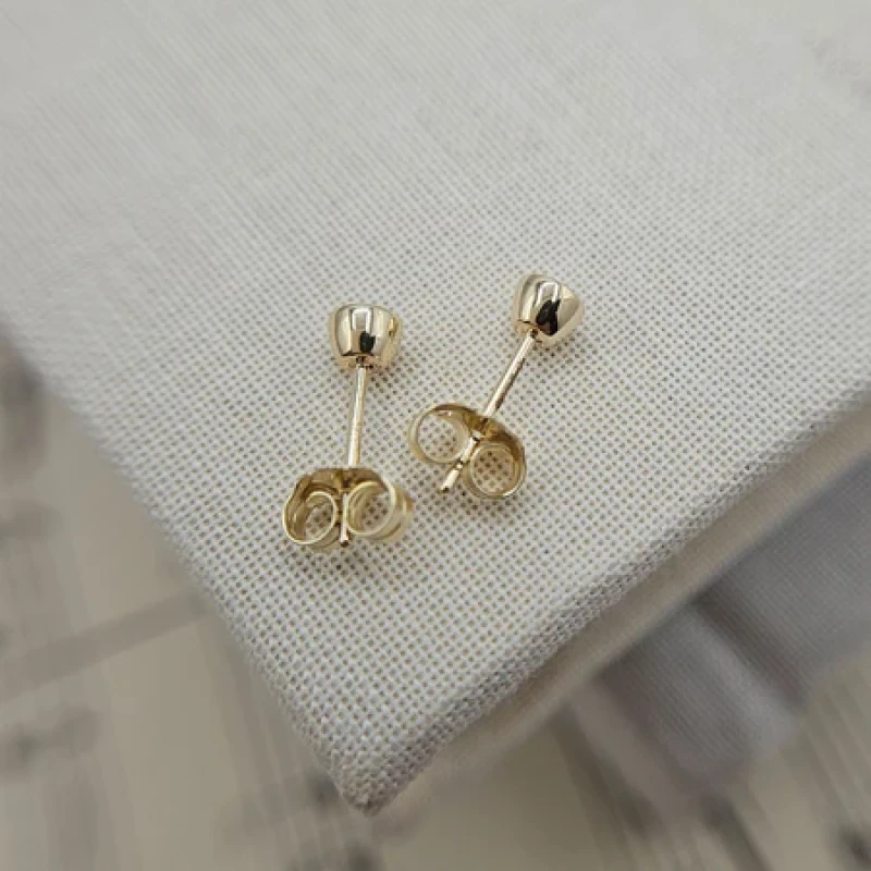 9K Gold Diamond Stud Earrings 5