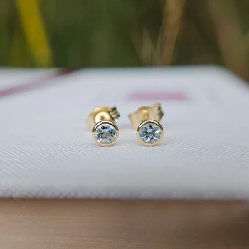 9K Gold Diamond Stud Earrings 6