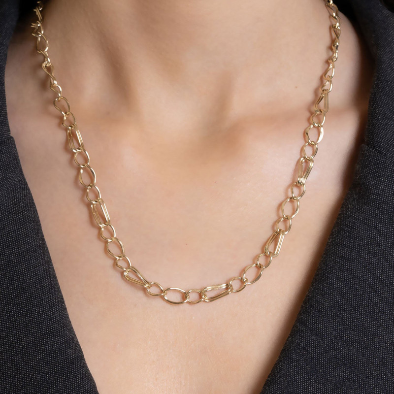 9K Gold Lightweight Oval Hollow Pendant 2
