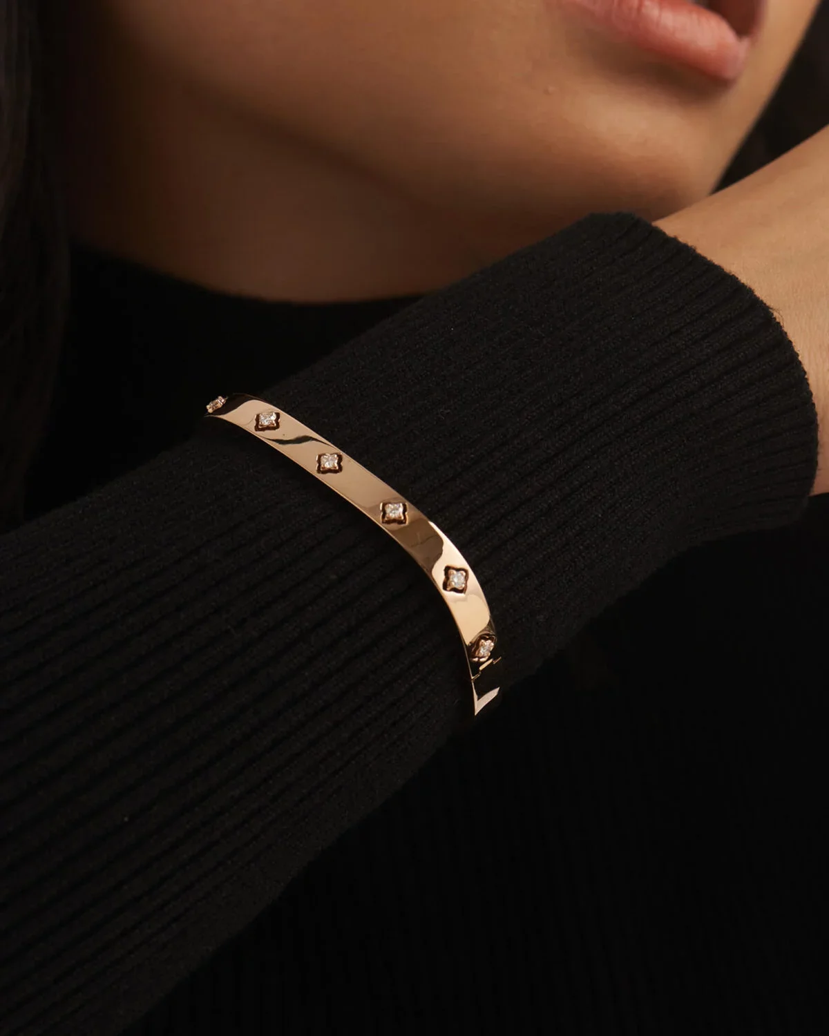 9K Gold Diamond Cushion Bangle 4