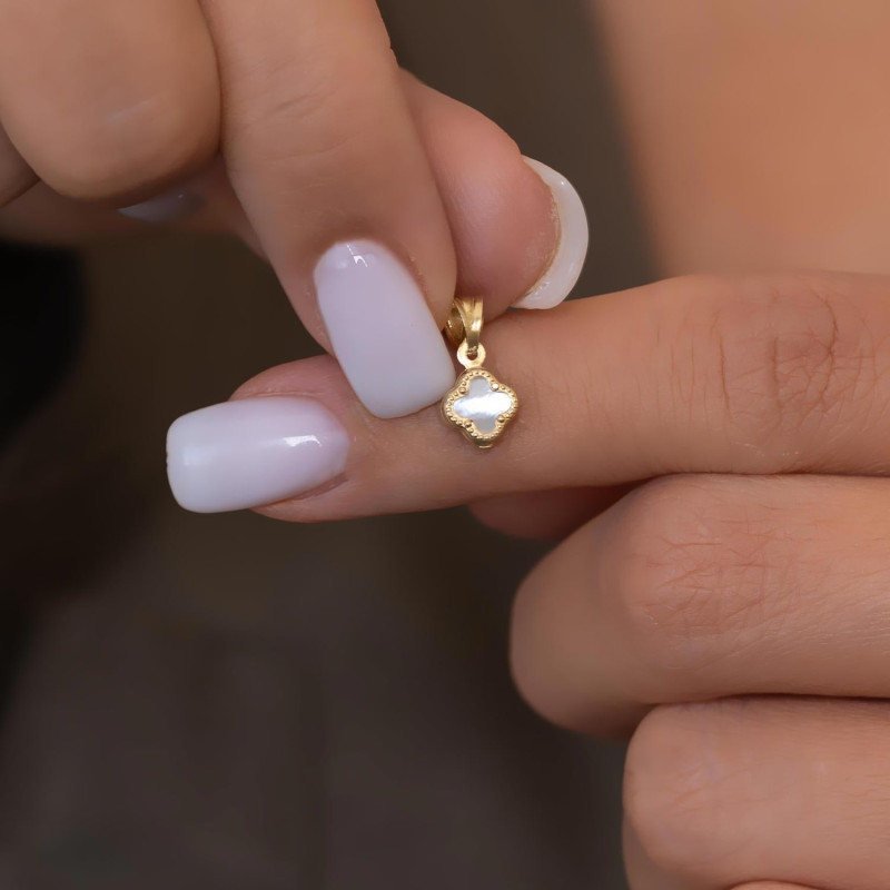 9K Gold White Clover Pendant