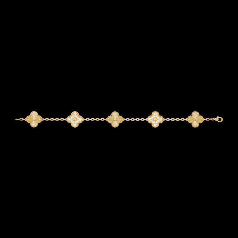 Van Cleef 5 Motif Clover Bracelet 3