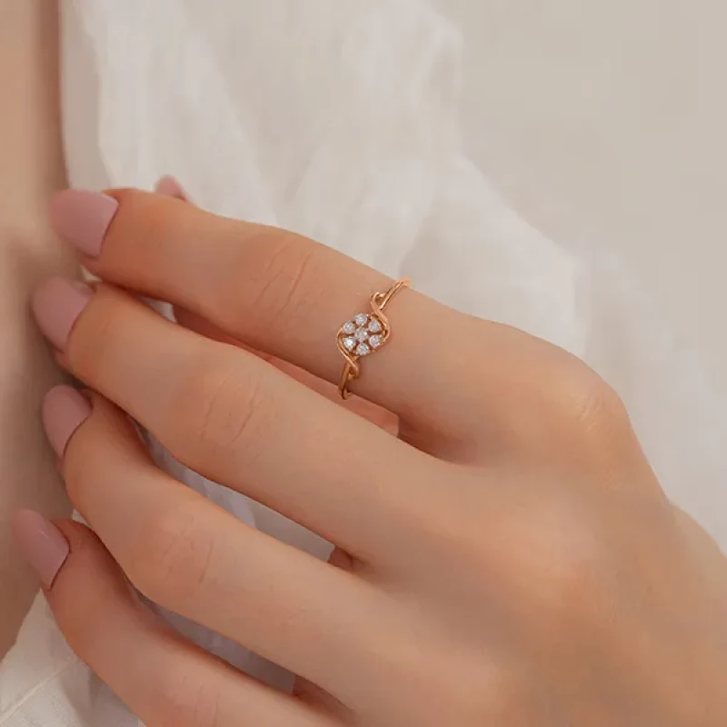 9K Gold Floral Cluster Diamond Ring