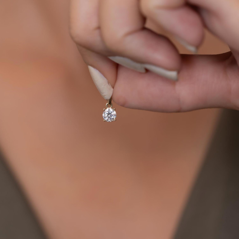 9K Gold Solitaire Pendant 1